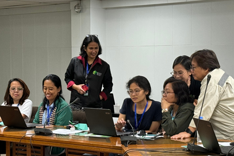 GTL researchers navigating EBS with the assistance of data managers